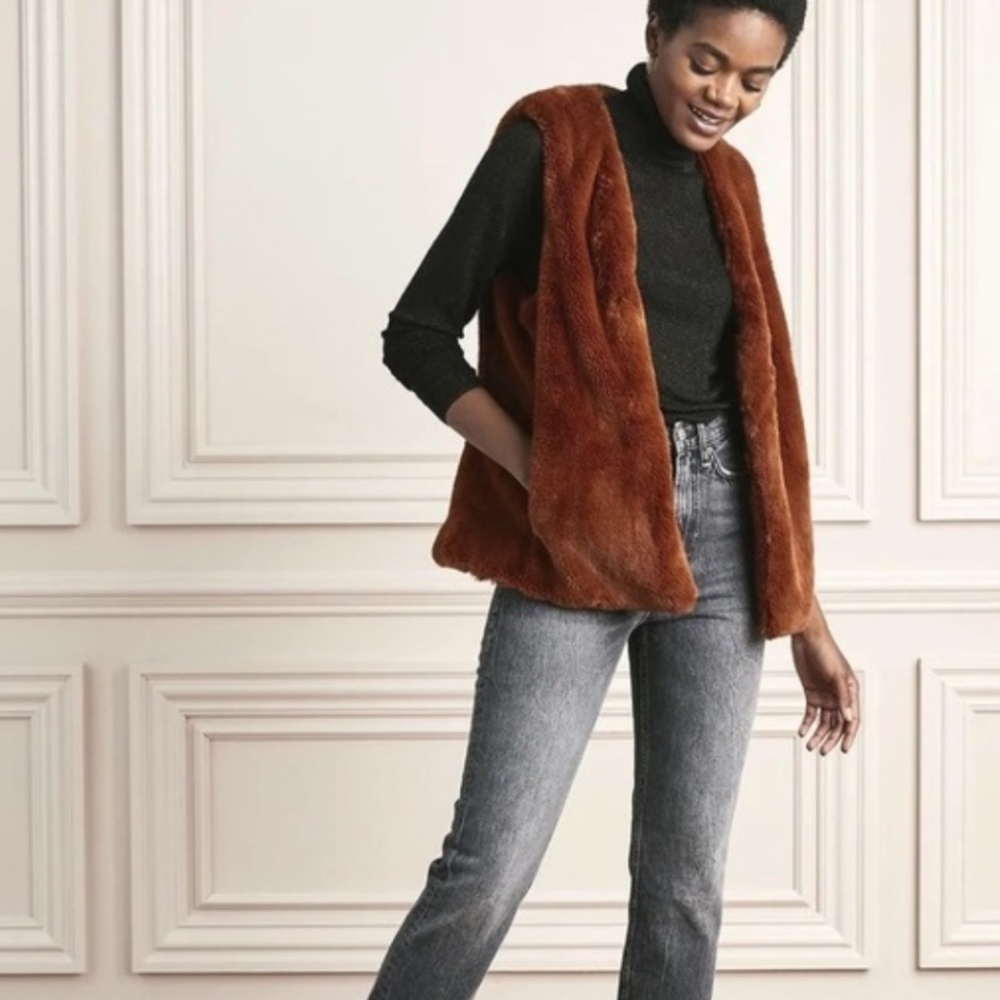STELLA & DOT The Faux Fur Vest Color Rust XS